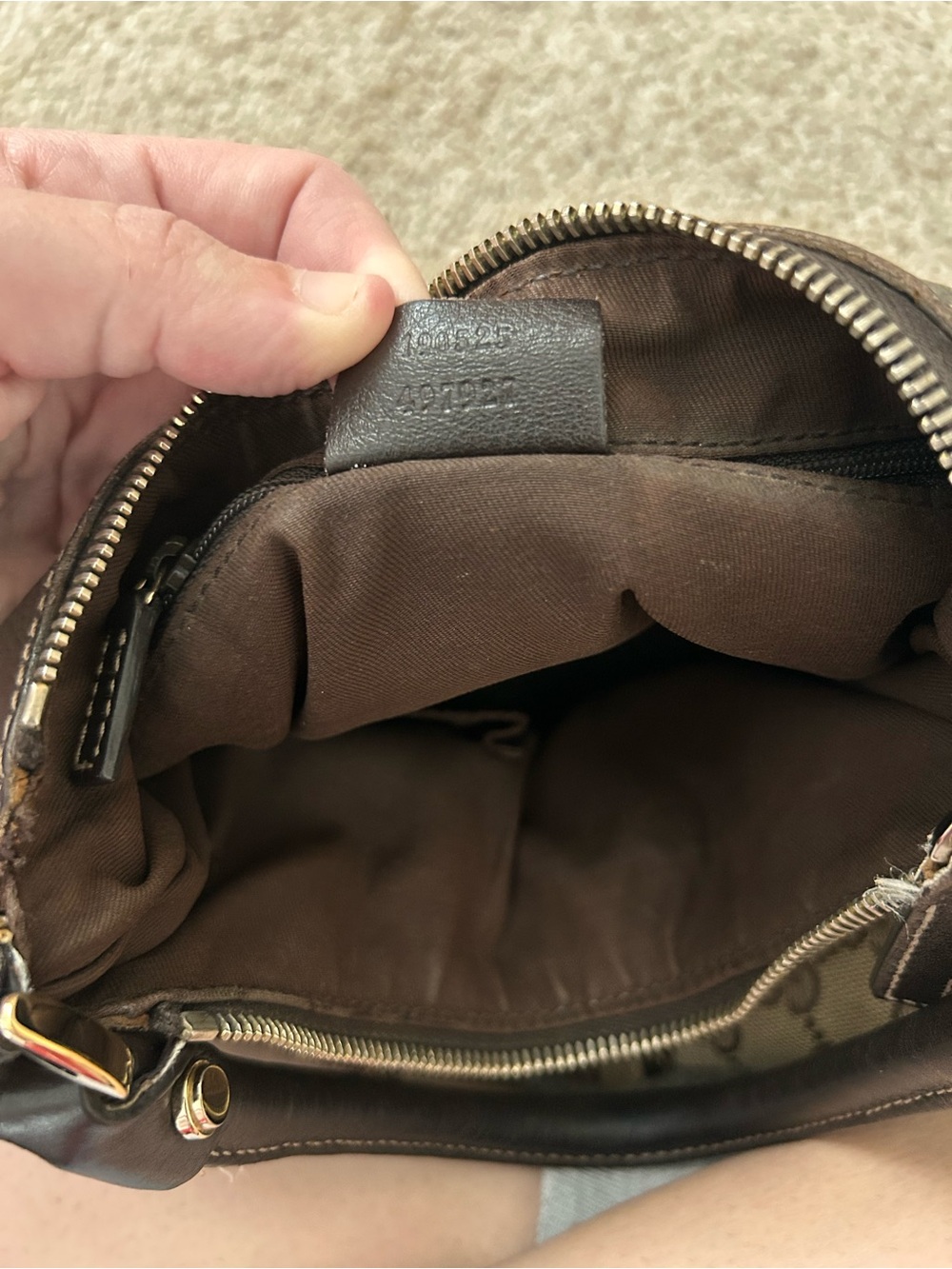 Gucci Shoulder Bag - Picture 12 of 16